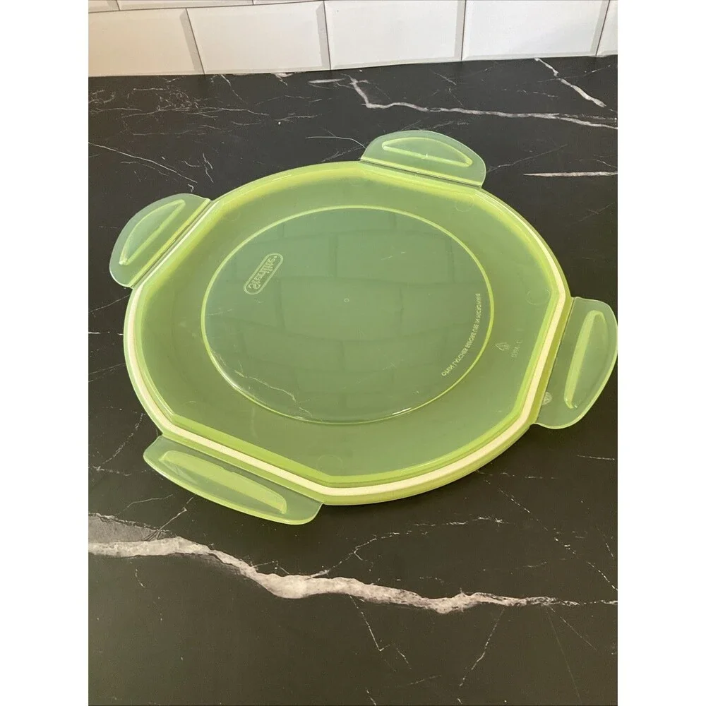 Sterilite Ultra-Seal 4.6 Qt Bowl, Airtight Food Storage Container, Plastic, Latc